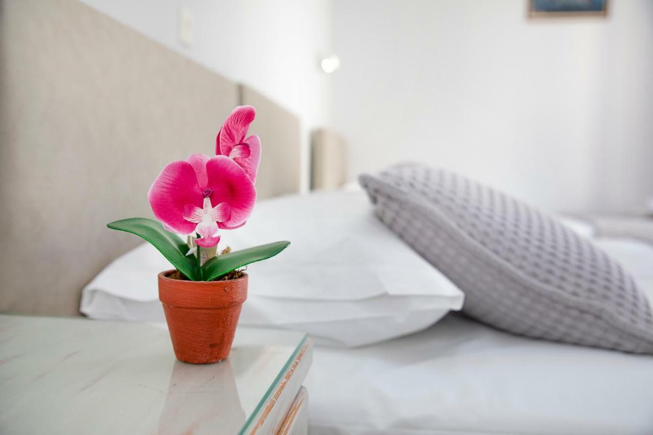 Lalos Rooms Парос Экстерьер фото